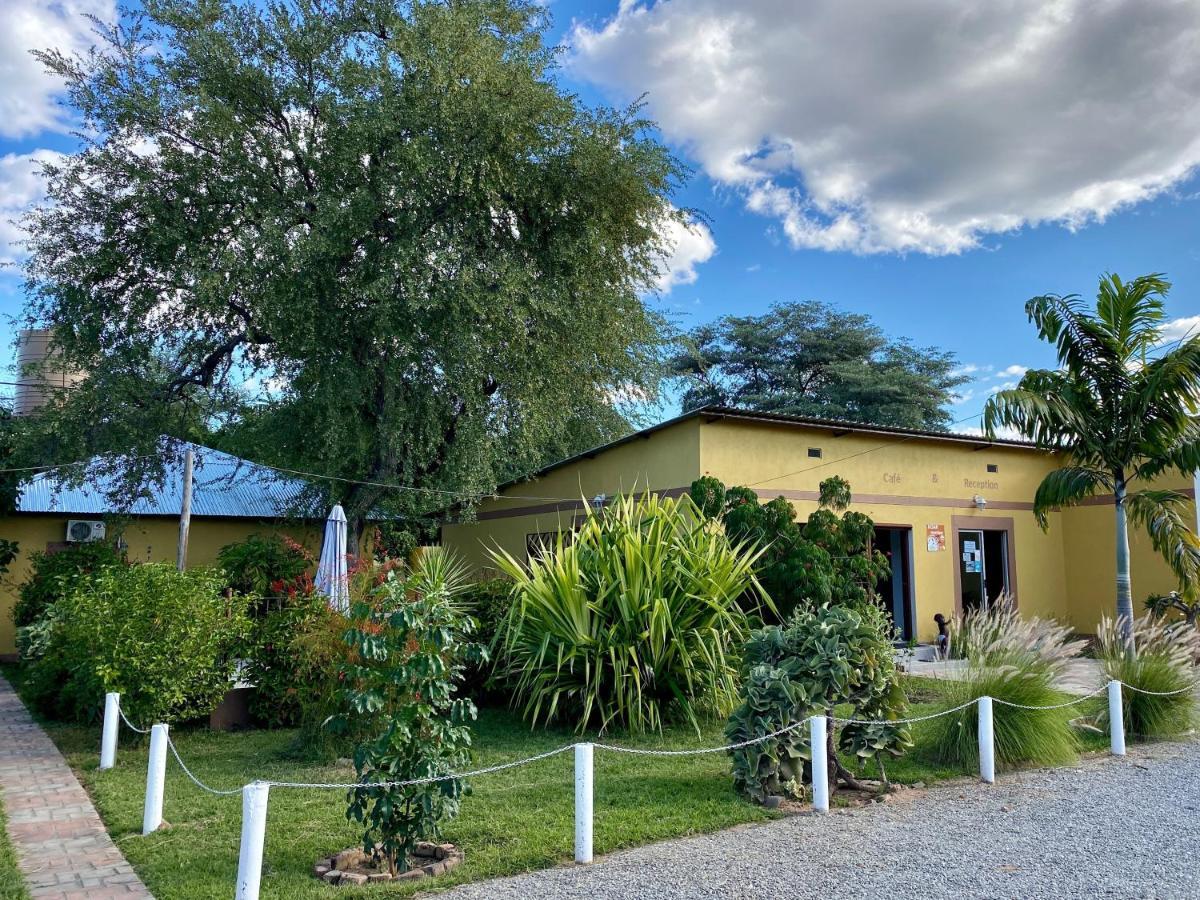 Divundu Guest House Extérieur photo