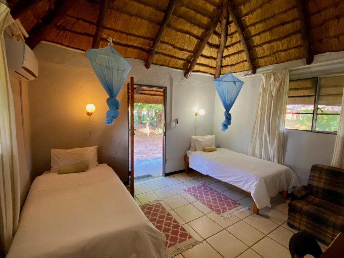 Divundu Guest House Extérieur photo