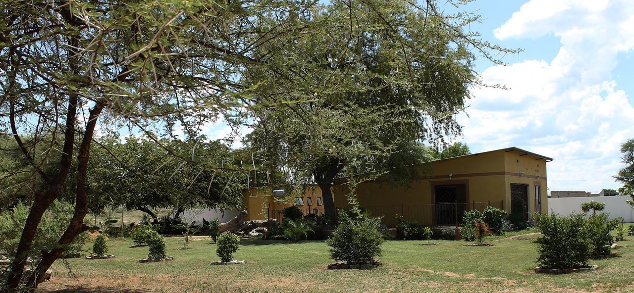 Divundu Guest House Extérieur photo