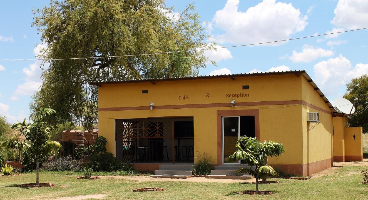 Divundu Guest House Extérieur photo