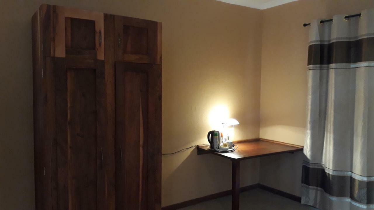 Divundu Guest House Extérieur photo