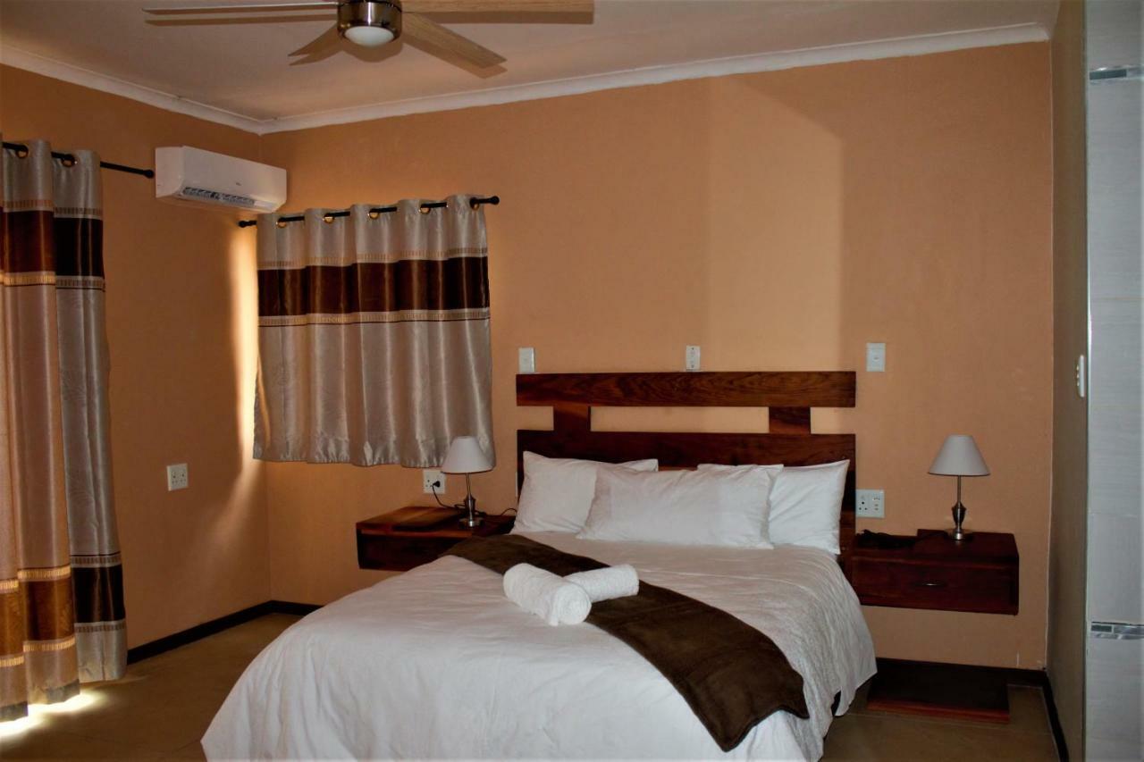 Divundu Guest House Extérieur photo