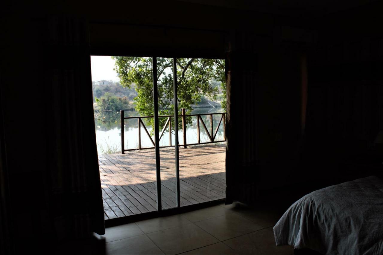 Divundu Guest House Extérieur photo